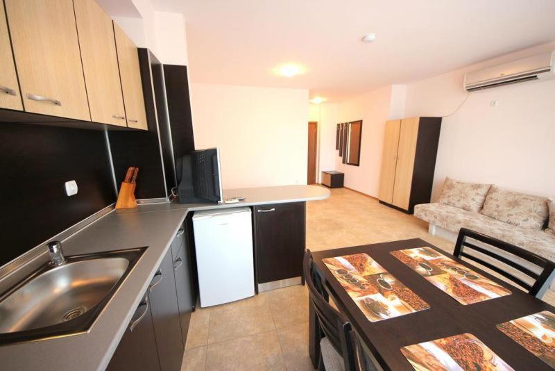 Menada Grand Kamelia Apartments Sunny Beach Quarto foto